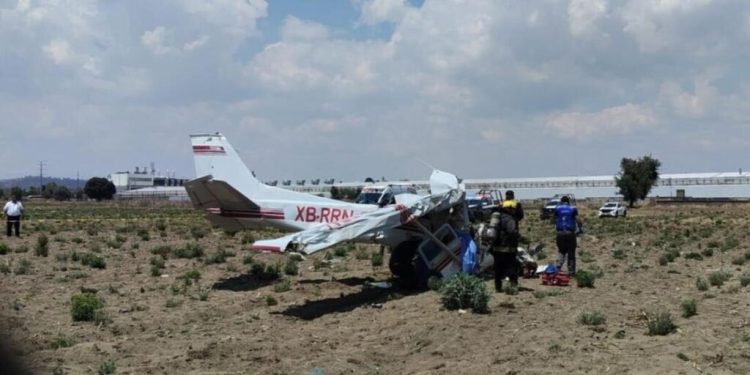 Agencia Federal de Aviación Civil investiga desplome de avioneta en Puebla; hay cuatro muertos