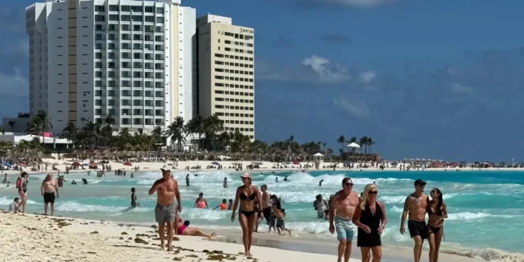 Turismo internacional en México crece 8.5% en febrero de 2026: Inegi