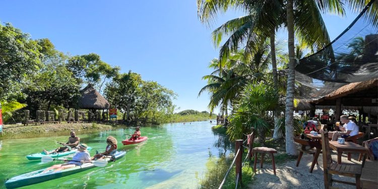 Bacalar brilla en el Tianguis Turístico 2026 con premio por proteger su laguna