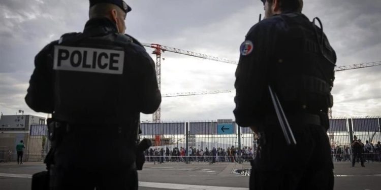 Horror en Francia: investigan a hombre por abusar de decenas de niños y grabar los ataques