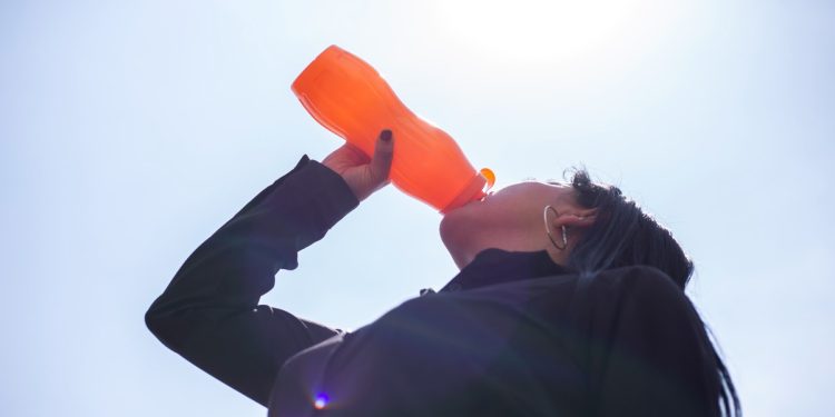 Alertan por ola de calor y llaman a prevenir golpes de calor