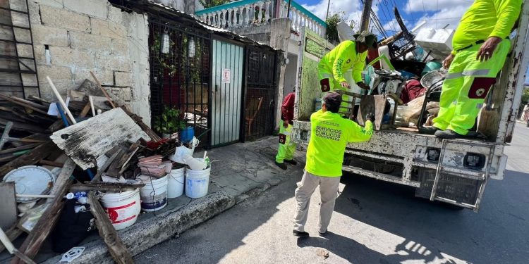 Refuerzan lucha contra el dengue en Cancún con retiro de 731 toneladas de cacharros