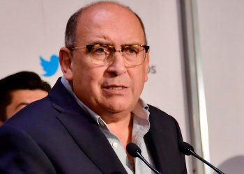 Proponen eliminar comisiones bancarias para usuarios en México