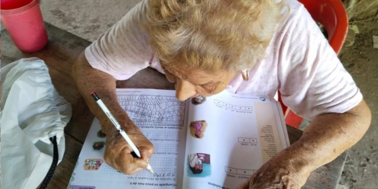 Tabasco se suma a la Jornada Nacional de Alfabetización con meta de 750 incorporaciones