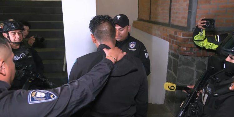 Detienen a vigilante por feminicidio de joven en CDMX; investigan posibles omisiones