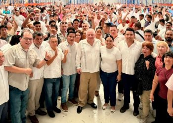 Chetumal arropa a Rafael Marín en un encuentro genuino marcado por la cercanía y la memoria política.