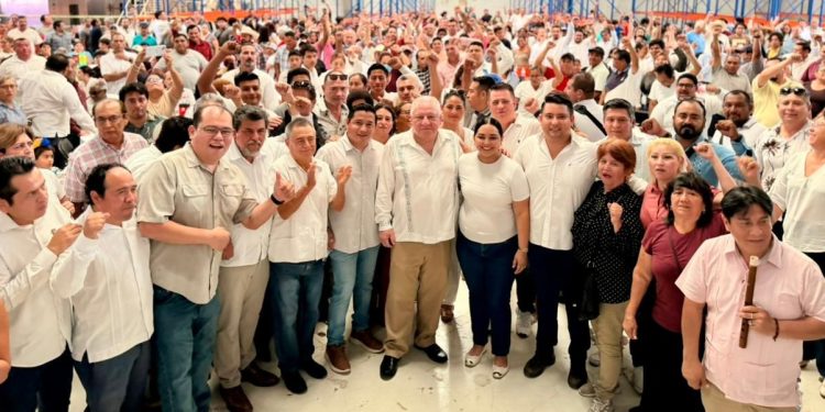 Chetumal arropa a Rafael Marín en un encuentro genuino marcado por la cercanía y la memoria política.