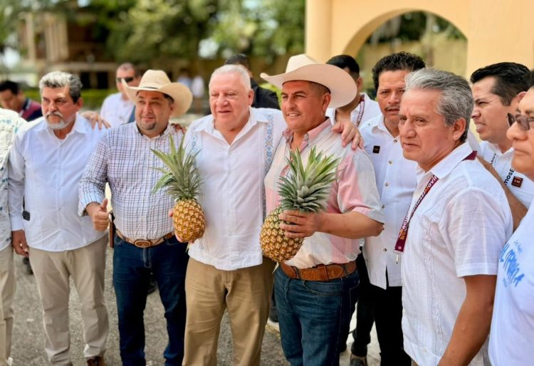 Chetumal arropa a Rafael Marín en un encuentro genuino marcado por la cercanía y la memoria política.