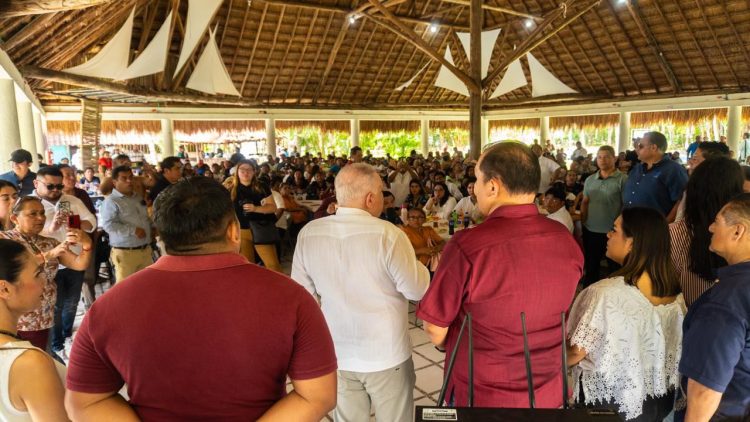 Marea de afecto envuelve a Rafael Marín en Cozumel