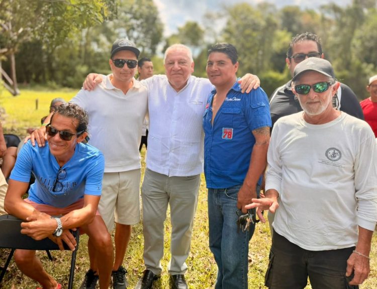 Marea de afecto envuelve a Rafael Marín en Cozumel