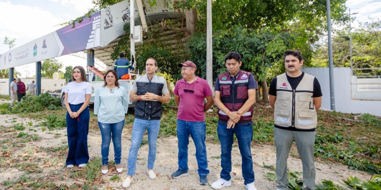 SUPERVISA DIEGO CASTAÑÓN JORNADA DE LIMPIEZA Y REHABILITACIÓN EN CHEMUYIL