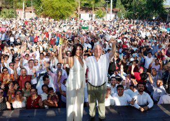 La senadora Anahi González recibe el cariño de compañeros y amigos de todo el estado, por motivo de su cumpleaños.