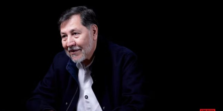 Fernández Noroña abandona entrevista tras cuestionamientos sobre viajes y vivienda
