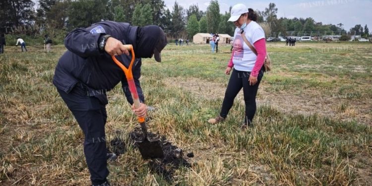 Localizan 317 restos óseos en zona del Lago de Chalco durante jornada de búsqueda