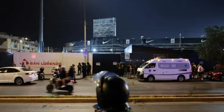 Tragedia en estadio de Perú deja un muerto y más de 60 heridos