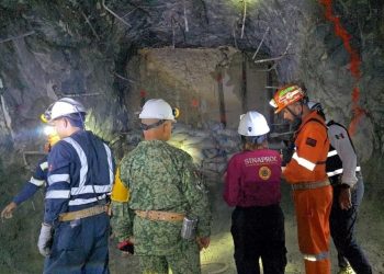 Suman más de 255 horas de búsqueda de tres mineros atrapados en Sinaloa