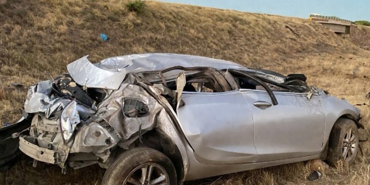 Volcadura en autopista Durango–Torreón deja tres jóvenes fallecidos