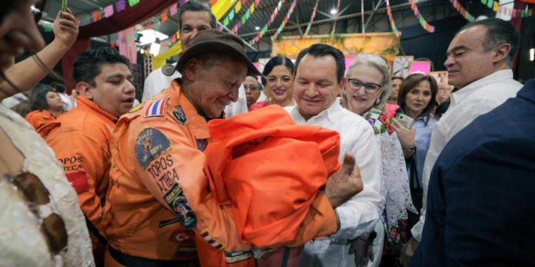 Semana de Yucatán reúne nuevamente al Gobernador Joaquín Díaz Mena y a Los Topos