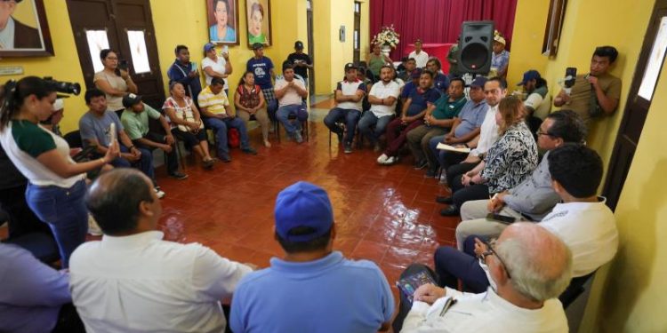 INAH y Gobierno de Yucatán reiteran apertura al diálogo con artesanos y guías turísticos de Chichén Itzá