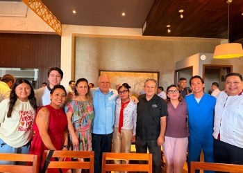 Rafa Marín se reúne en Playa del Carmen con sectores sociales y llama a reencontrar el rumbo comunitario de Quintana Roo