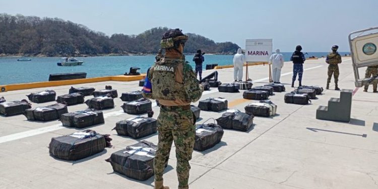 Semar asegura cargamentos de cocaína en operativos realizados en el Pacífico