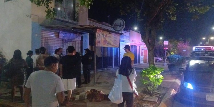 Vecinos frustran robo en pizzería de Paraíso Maya y someten a presunto ladrón