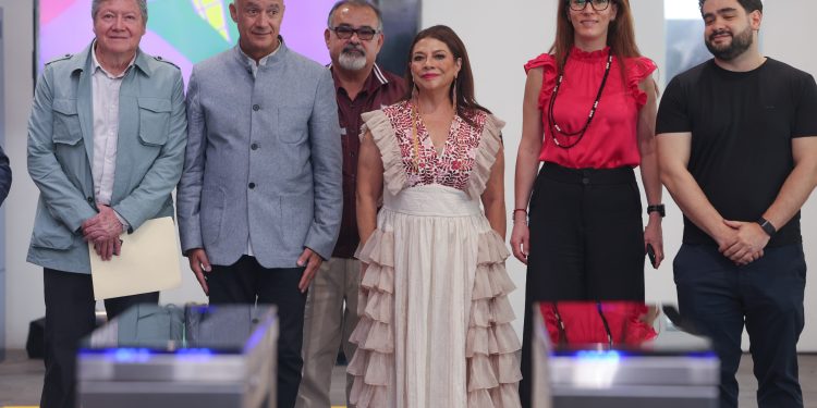 Entrega Clara Brugada modernización del Tren Ligero «El Ajolote»