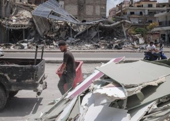 Nueva ola de bombardeos israelíes deja al menos 13 muertos en el sur del Líbano