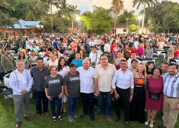 Rafa Marín arropa al magisterio y llama a fortalecer los principios de la transformación en Quintana Roo