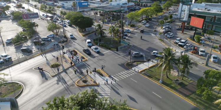 Cancún avanza con nuevos cruces seguros para reducir accidentes viales
