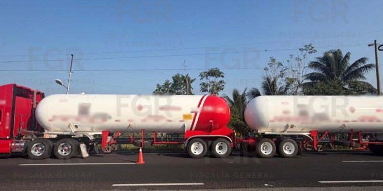 Investigan en Tabasco transporte irregular de gas LP tras decomiso de pipa en Emiliano Zapata
