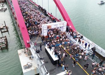 Se cae el circo, como noche de copas llegó la cruda realidad, millones gastados y desviados por la inauguración del puente Nichupté, dos días de show y palabrería vacía, el puente está cerrado confirma (SICT)