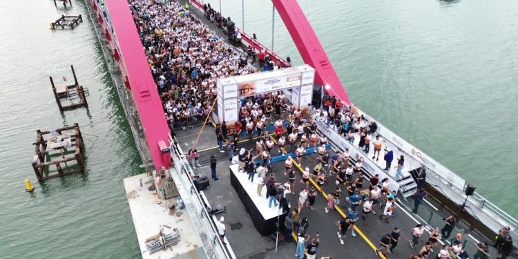 Se cae el circo, como noche de copas llegó la cruda realidad, millones gastados y desviados por la inauguración del puente Nichupté, dos días de show y palabrería vacía, el puente está cerrado confirma (SICT)