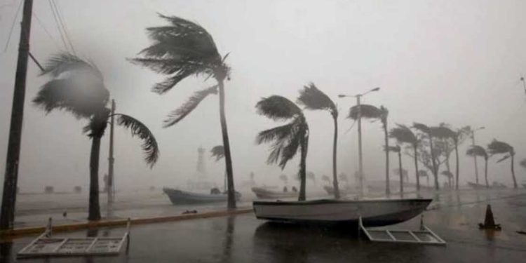 Autoridades activan vigilancia por inicio de la temporada de huracanes