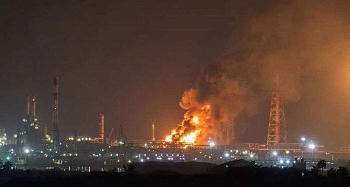 Muere trabajador tras incendio en refinería de Pemex en Salina Cruz