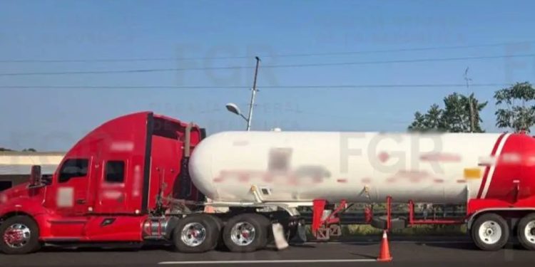 Aseguran más de 81 mil litros de gas LP en Tabasco; FGR abre investigación