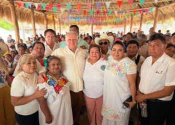 Rafael Marín fortalece vínculo con la comunidad maya en la Cruz Parlante