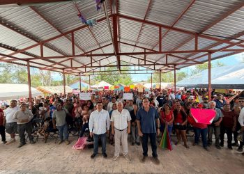 Entre diálogo vecinal y cercanía, Monte Sinaí recibe con entusiasmo a Rafael Marín