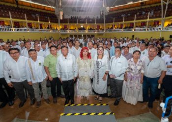EDUCACIÓN Y VOCACIÓN TRANSFORMAN A CAMPECHE: LAYDA SANSORES RECONOCE LA ENTREGA DEL MAGISTERIO CAMPECHANO