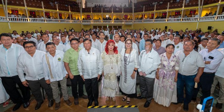 EDUCACIÓN Y VOCACIÓN TRANSFORMAN A CAMPECHE: LAYDA SANSORES RECONOCE LA ENTREGA DEL MAGISTERIO CAMPECHANO