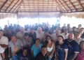 Frente al mar de Puerto Juárez, pescadores dialogan con Rafa Marín sobre los retos del sector