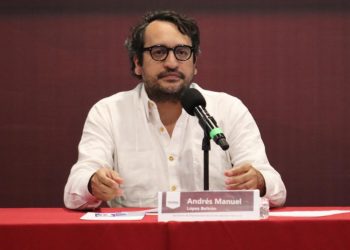 Andrés Manuel López Beltrán cuestiona a medios críticos rumbo a su aspiración política en Tabasco