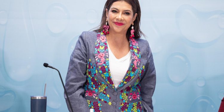 Viaja Clara Brugada a Azerbaiyán para recibir la estafeta del Foro Urbano de ONU-Hábitat