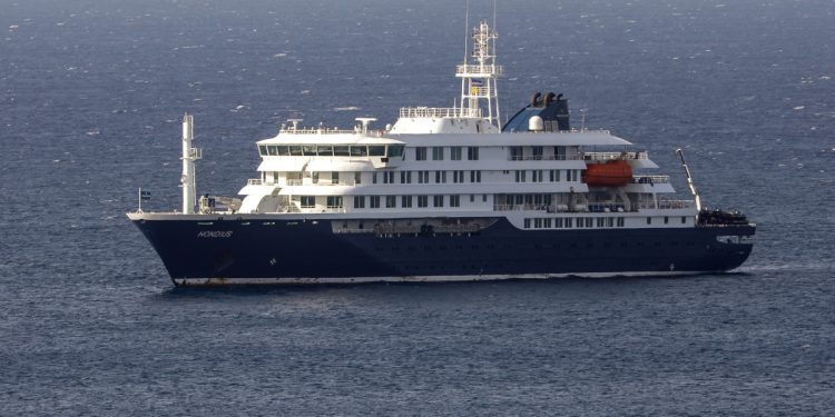 España activa operativo especial en Canarias para evacuar crucero afectado por hantavirus