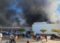 Incendio en plaza comercial de Los Mochis deja cinco muertos y decenas de heridos