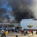 Incendio en plaza comercial de Los Mochis deja cinco muertos y decenas de heridos