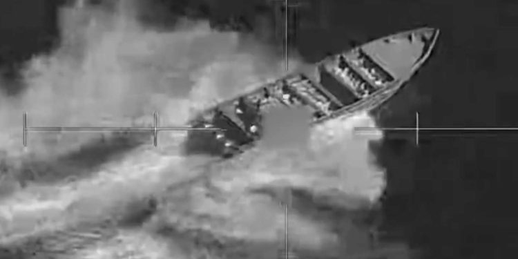 Escalada militar en el Pacífico: Fuerza armada de EE. UU. destruye otra embarcación y abate a dos tripulantes