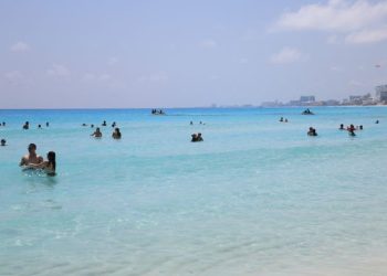 Alerta ecológica: «Niño Godzilla» amenaza a Quintana Roo con blanqueamiento de corales, erosión y arribos masivos de sargazo
