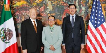 SEGOB Y SRE revisan agenda migratoria y de seguridad con el embajador de Estados Unidos