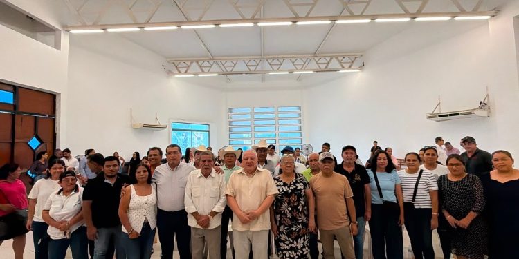 Ejidatarios de Bonfil reciben a Rafa Marín en un encuentro marcado por la memoria histórica de Cancún